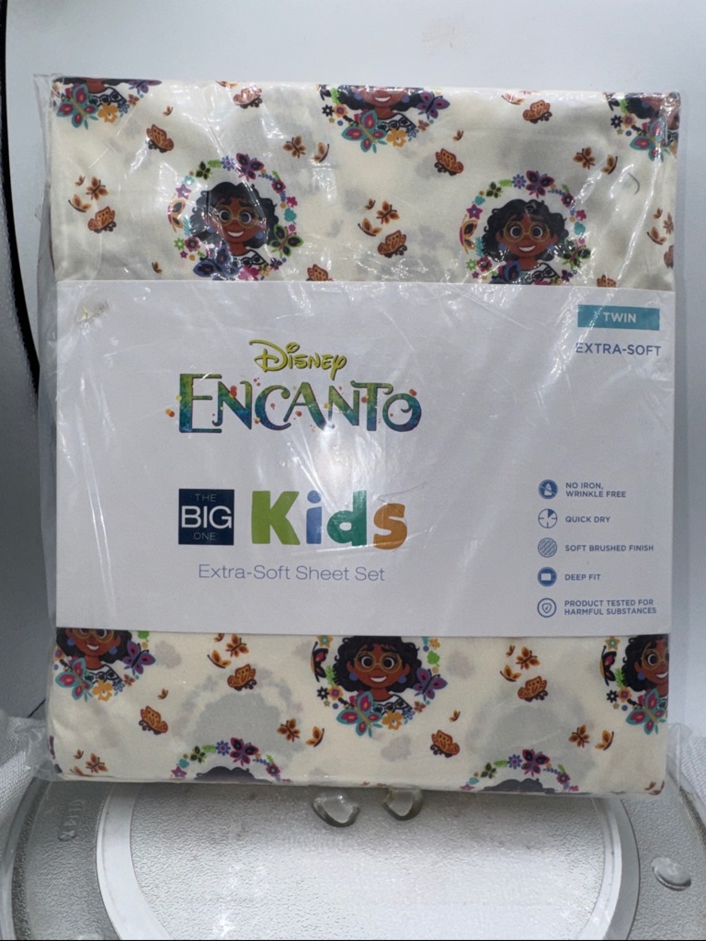 Disney Encanto Cream Sheet Set with Multicolor Floral Print character, twin NIP